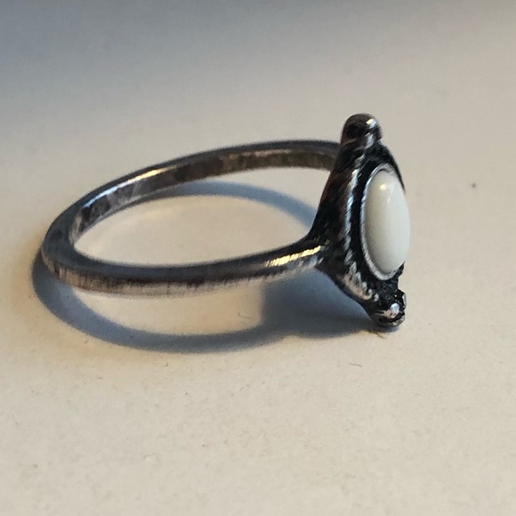 White & Silver Ring - Picture 2 of 6